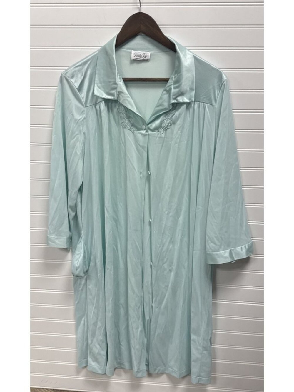 Vintage Vanity Fair Made in USA Womens Mint Green Long Sleeve Nightgown Shirt L